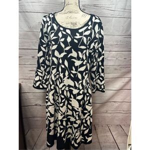 Nine West XL black and white beautifully patterned sweater‎ dress - 2655